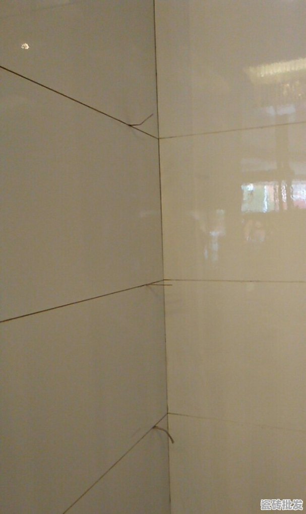卫生间墙砖掉了几块怎么补救 - 优质瓷砖批发网